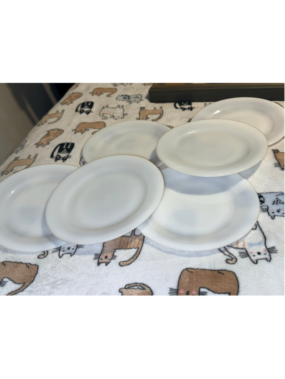 Vintage Hazel Atlas plates. 6-9” plates opaque ￼